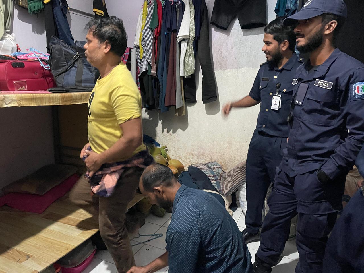 ނިދާތަނުގައި ކުރުނބާ ބަންދުކޮށް ފިހާރަތަކަށް ލާ ބަޔަކު އަތުލައިގެންފި