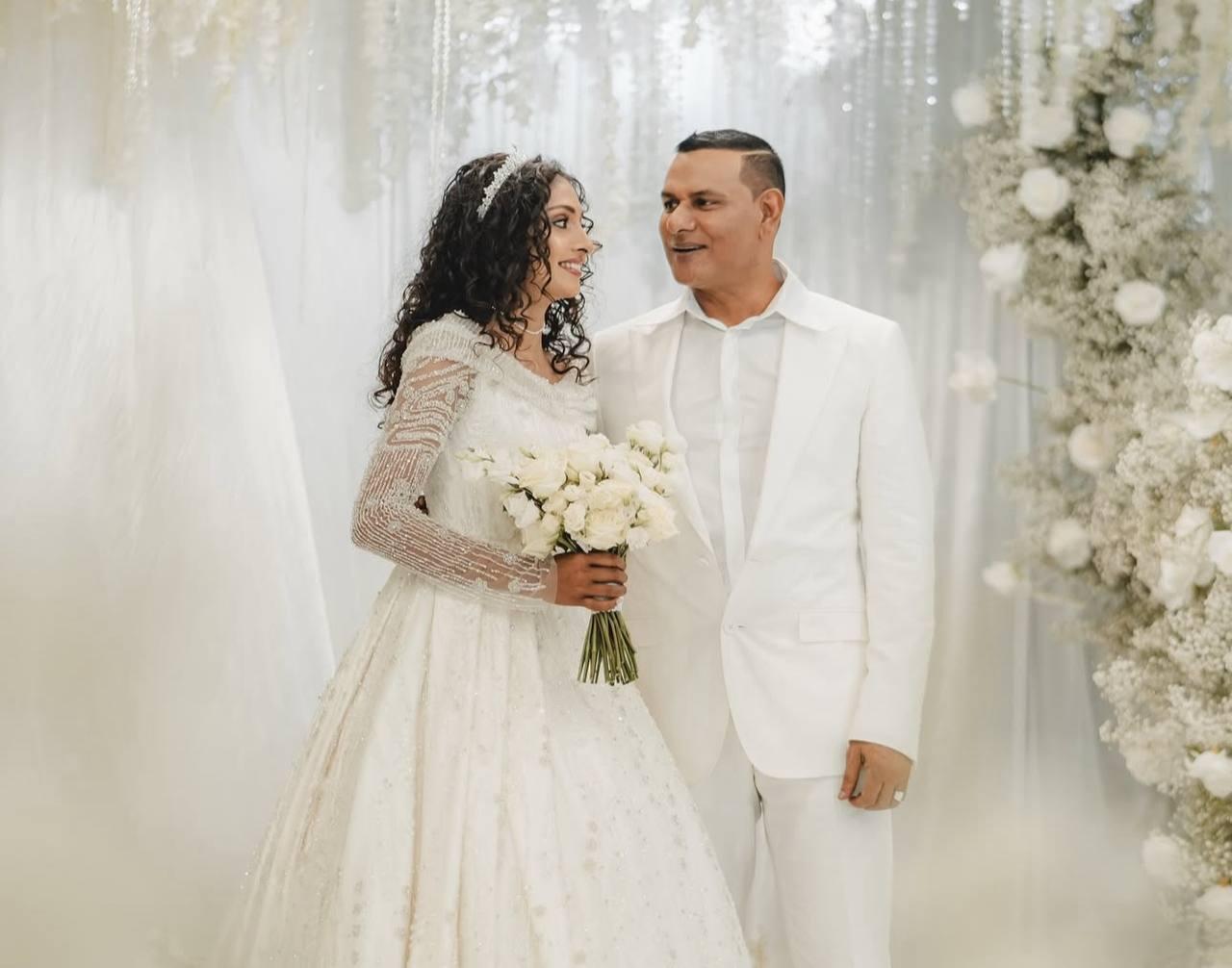 ސިޔާމްއާއި ޒާރާގެ ކައިވެނި ސުލްހަވެރިކަމާއެކު ރޫޅައިލައިފި!