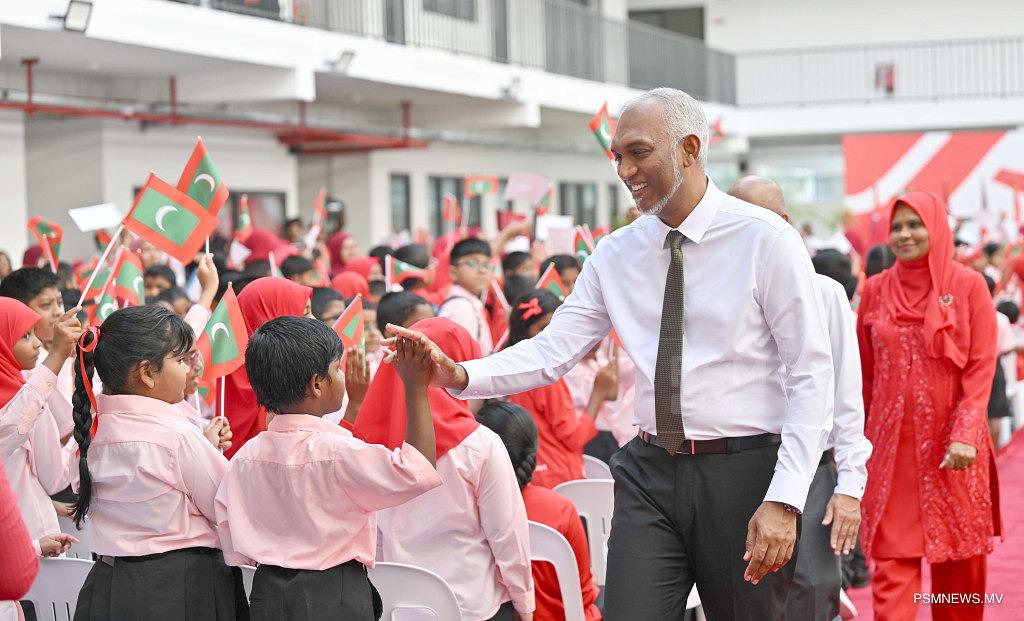 ޓީޗަރުންގެ މަސައްކަތުގެ ލޯޑު ކުޑަކޮށް, ދުޅަހެޔޮކަމަށް މި ސަރުކާރުން އިސްކަންދެން: ރައީސް 