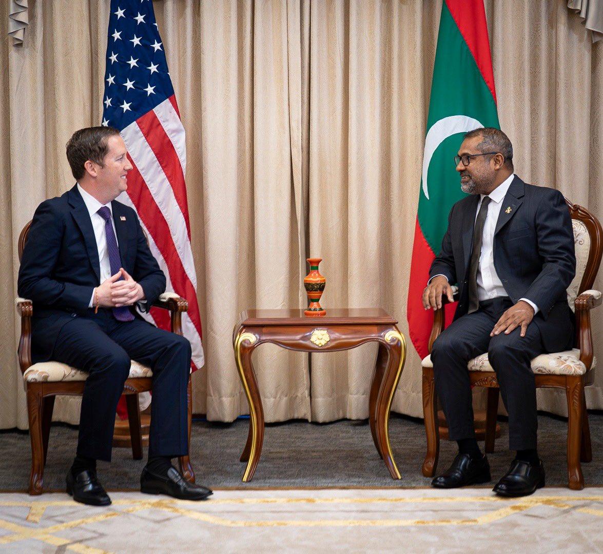 އެމެރިކާއާ ގުޅިގެން ރާއްޖެ މަސައްކަތްކުރަން ޖެހޭ: މަންދޫބު