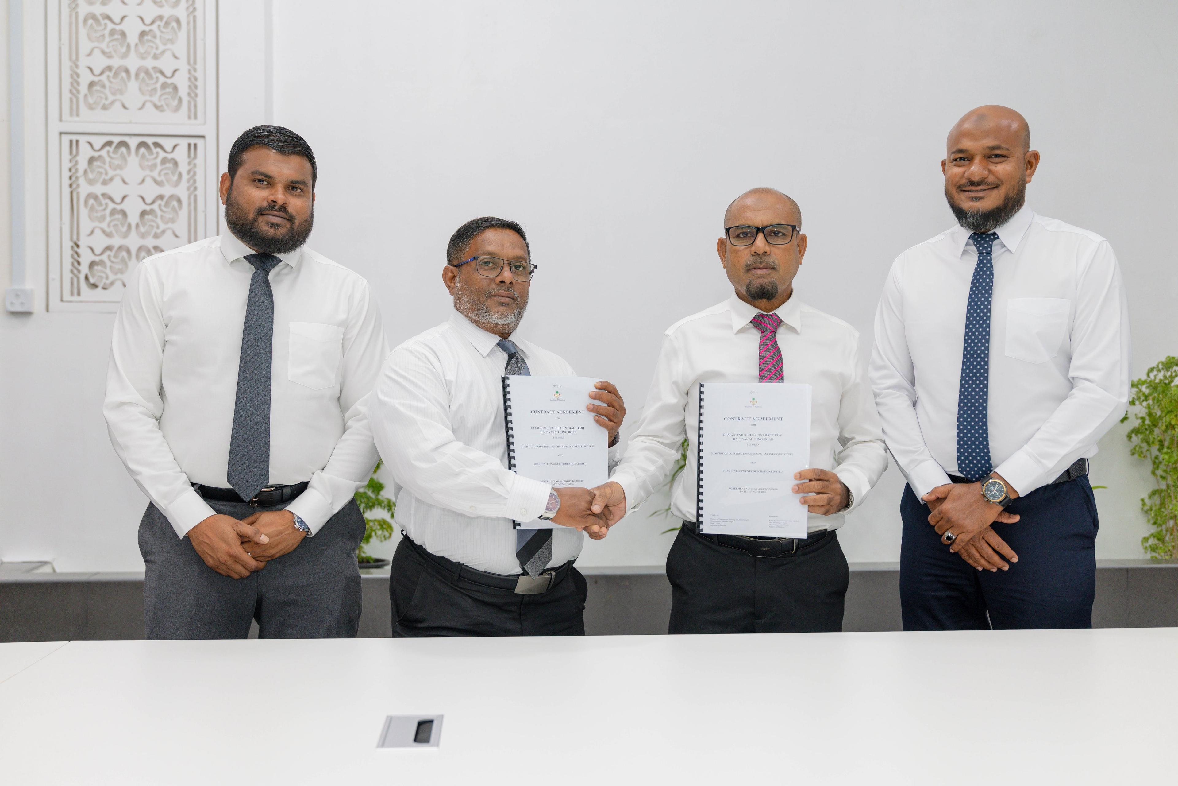 ބާރަށު އަދި މުރައިދޫގެ މަގުތައް ތަރައްގީ ކުރުމަށް ސޮއިކޮށްފި