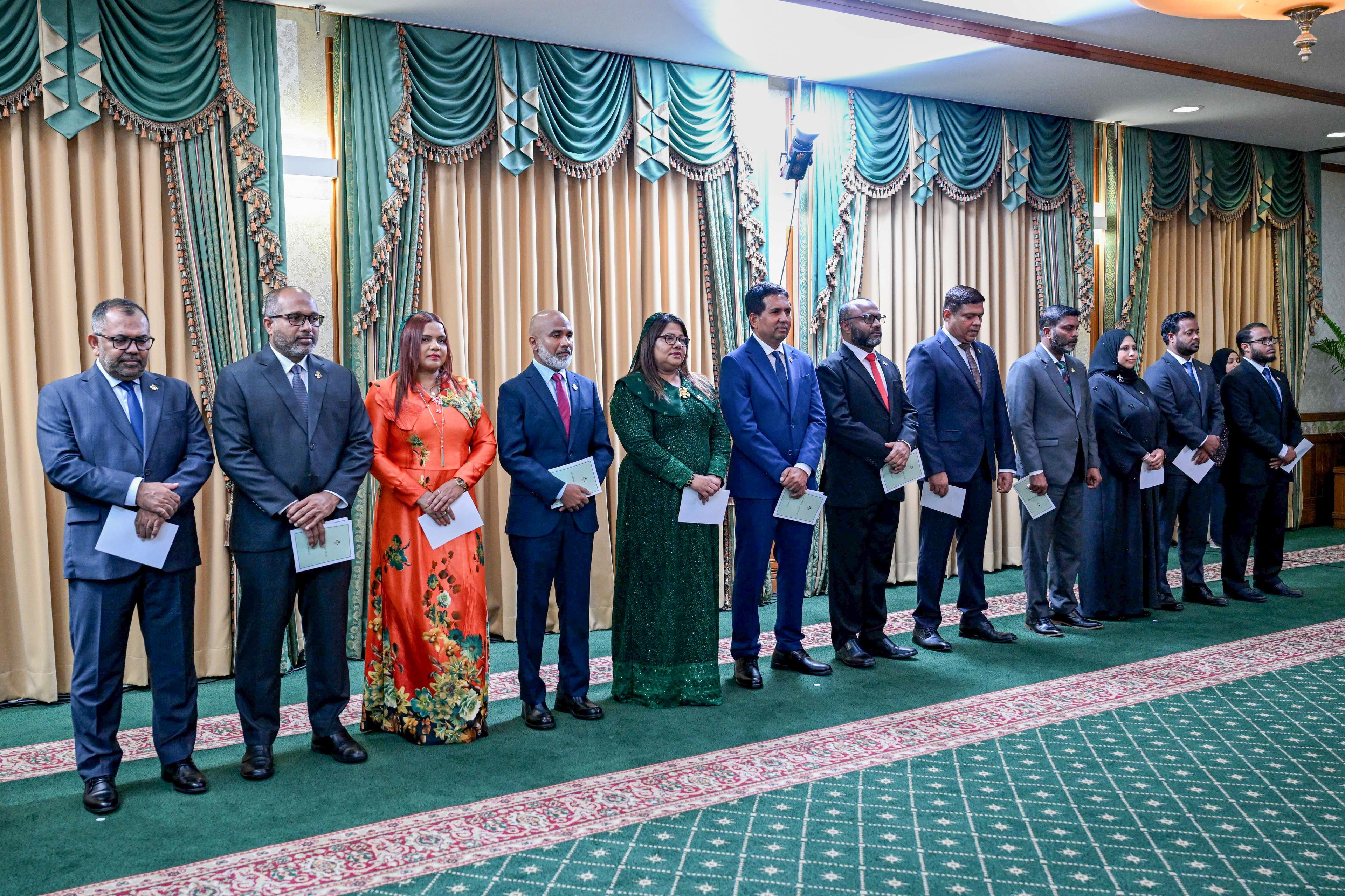 އާ ވަޒީރުންގެ މަޖިލީހަށް ރުހުން ހޯދުމުގެ މައްސަލަ މަޖިލީހަށް