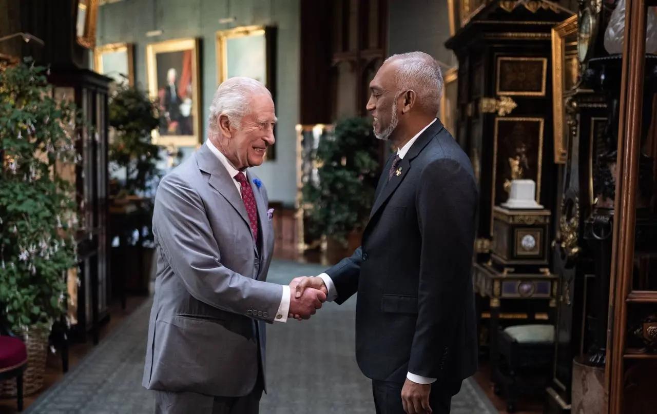 ފޯޅަވަހި މޮރިޝަސްއާ ހަވާލުކުރުން މަޑުޖެއްސުމުން ދިވެހި ސަރުކާރުގެ ތައުރީފު