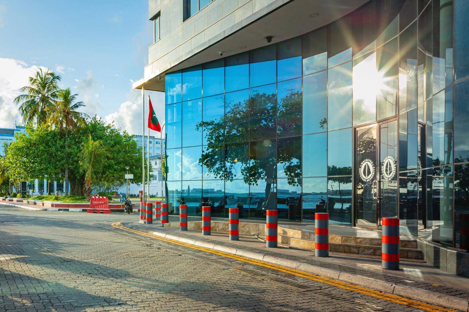 އޮފް-ސީޒަނާ ދިމާކޮށް ބޭންކުތަކަށް ދޫކުރާ ޑޮލަރު 25 އިންސައްތަ އިތުރުކުރަނީ
