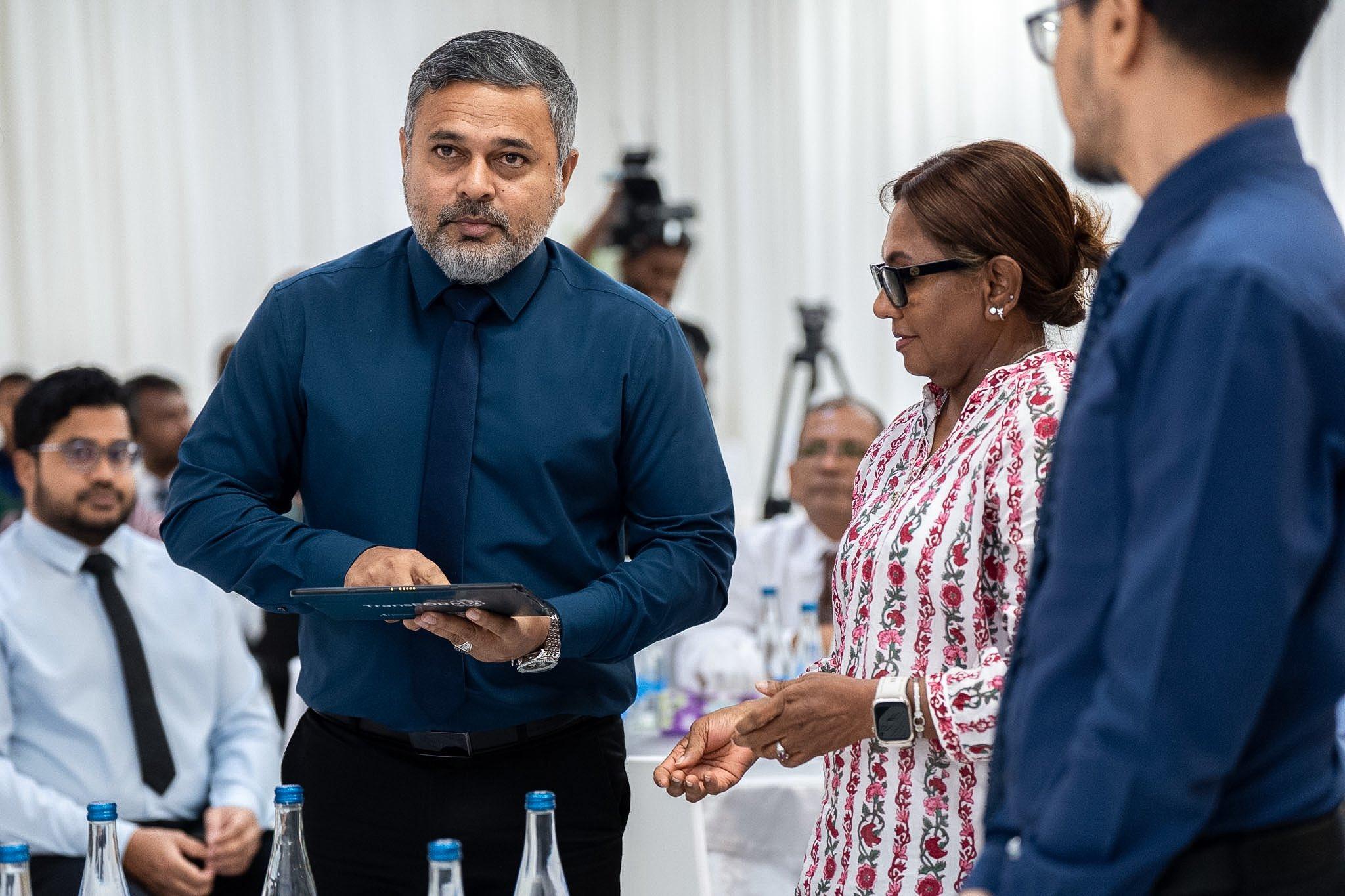 ވޯލްޑް ބޭންކުގެ އެހީގައި މަސްވެރިންނަށް ހާއްސަ "އާރުވެރި މެޗިންގް ގްރާންޓް" ސްކީމް ތައާރަފްކޮށްފި
