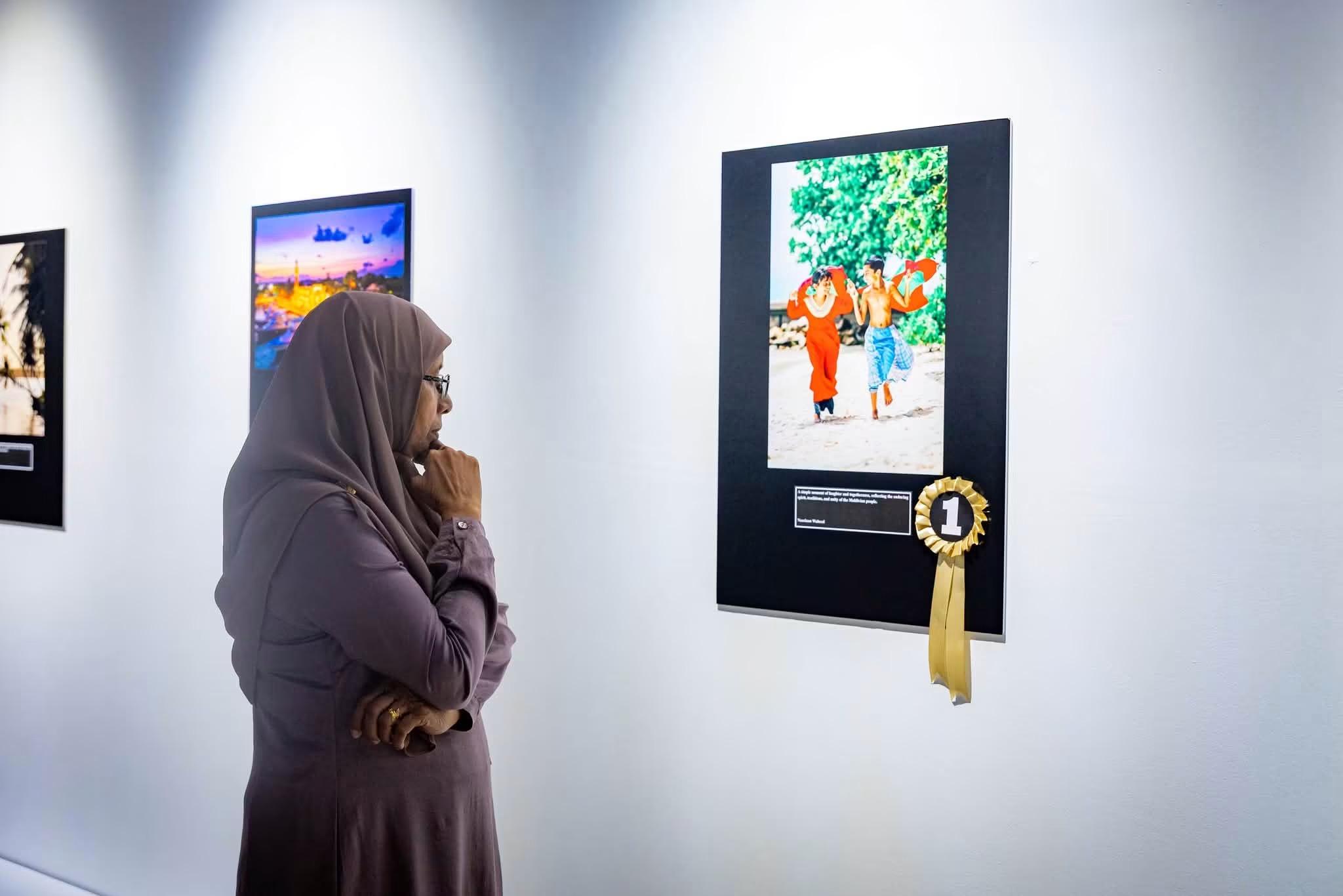މިނިވަން ދުވަހާ ގުޅިގެން ކުރިއަށް ގެންދިޔަ ފޮޓޯ އަދި ކުރެހުމުގެ މުބާރާތުގެ ވަނަތައް ހޮވައިފި 