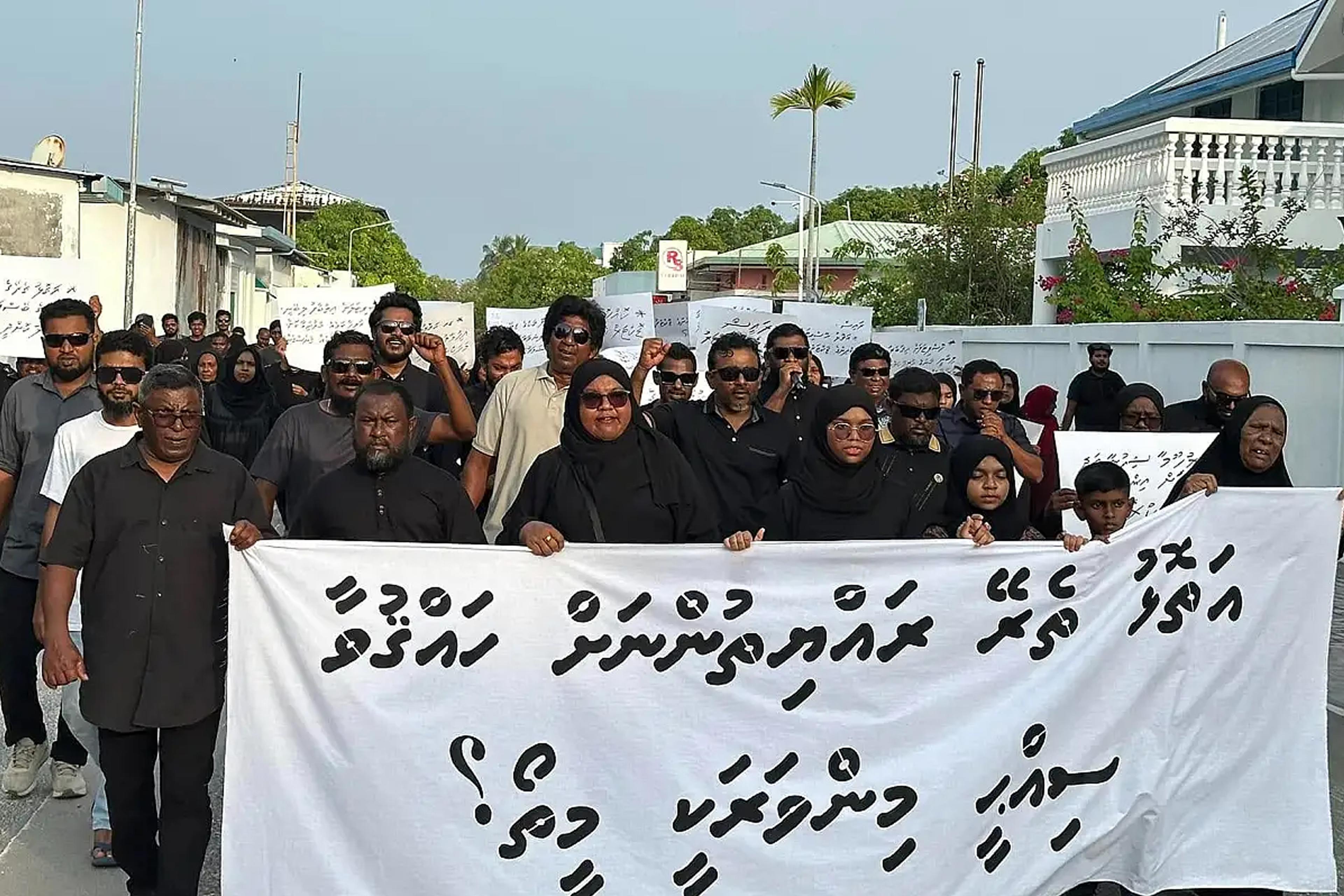 ޝިފާޒުގެ އާދޭސް: އަންހެނުން އަނބުރާ ނާންނާނެ، އެކަމަކު ހޮސްޕިޓަލް ރަނގަޅުކޮށްދީ!