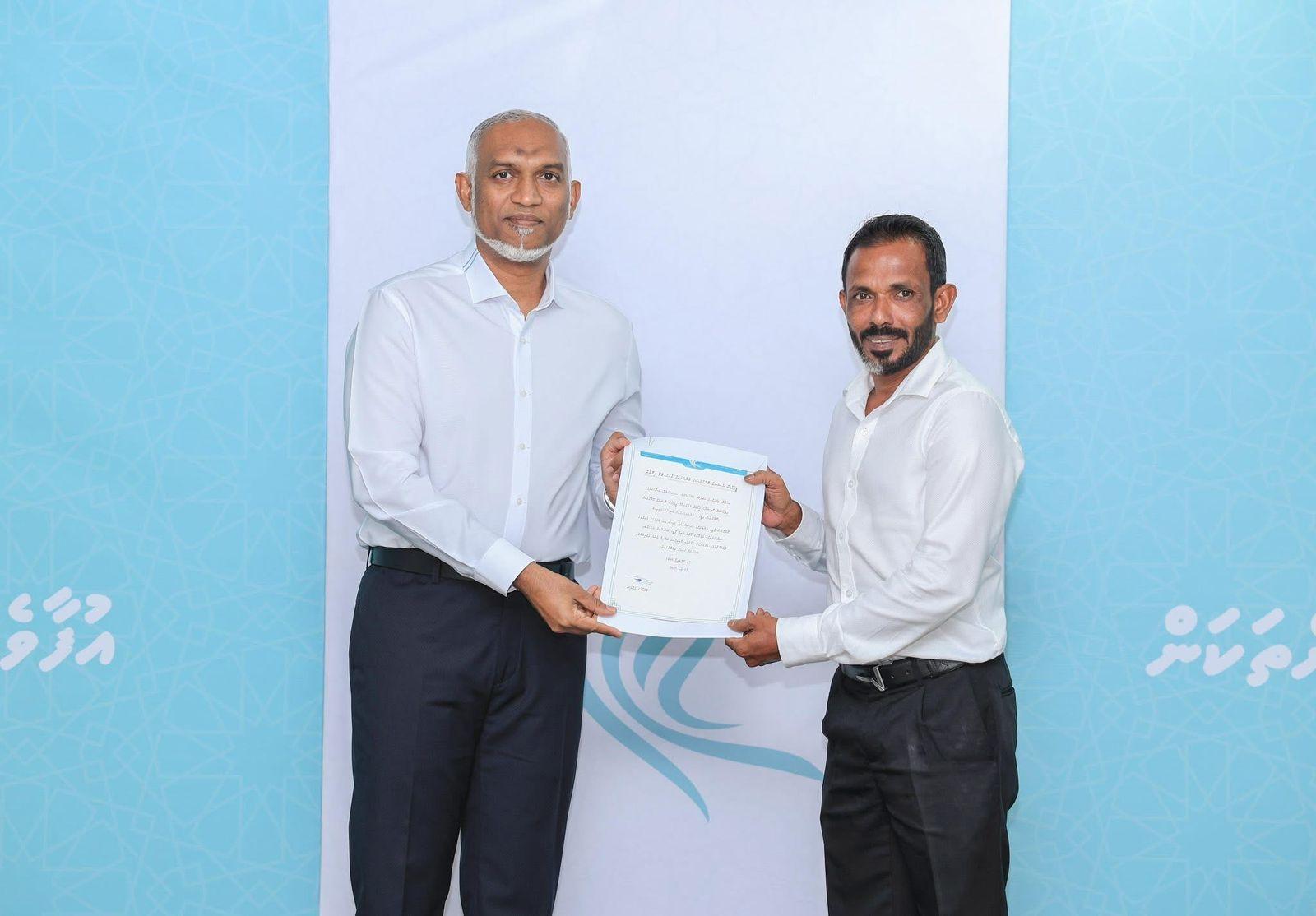 މުހަންމާ އާއި ވަޖީހާއި މުއާޒު ޕީއެންސީގެ ސެނެޓަށް