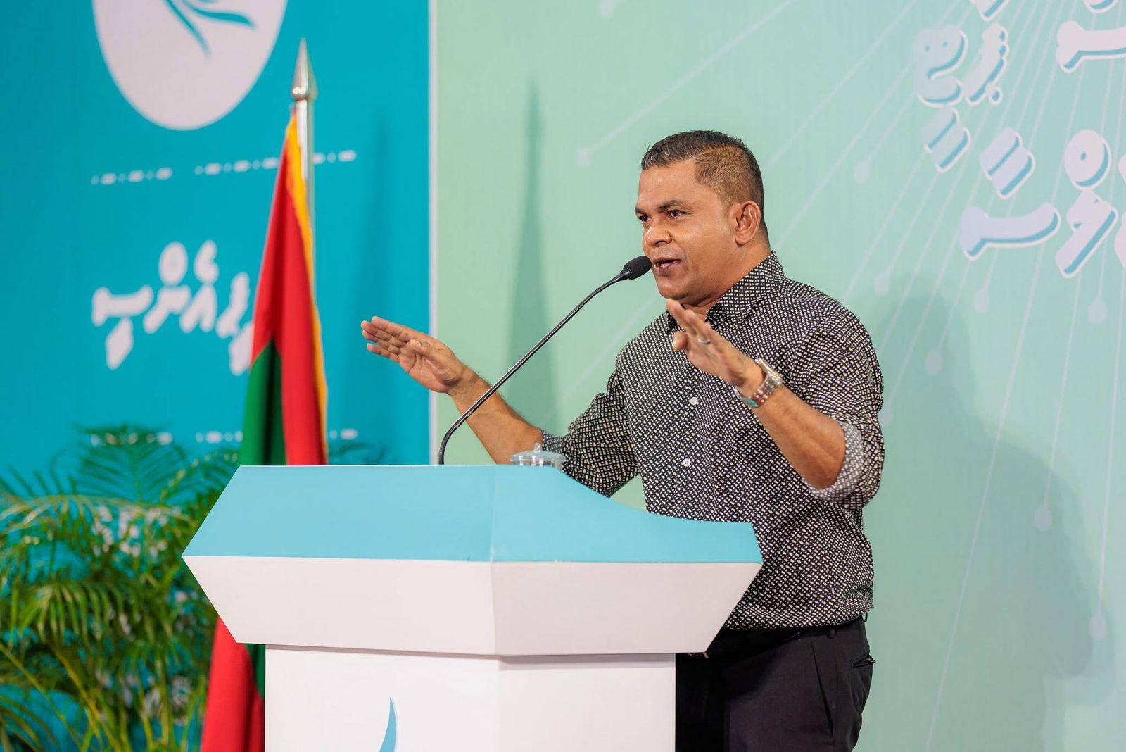 ކޮރަޕްޝަންގައި ވަނީ ތަޅުއަޅުވާފައި، ތަޅުދަނޑި އޮތީ އަބްދުއްރަހީމްގެ އަތުގައި: މެންބަރުު ޝާހިދު