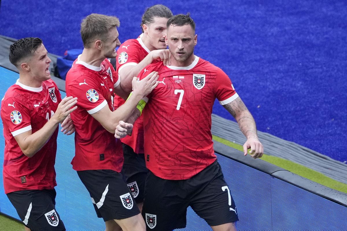 ވަރުގަދަ ޕޮލެންޑް ބަލިކޮށް އޮސްޓްރިއާ އިން ދެވަނަ ބުރުގެ އުއްމީދު ދަމަހައްޓައިފި