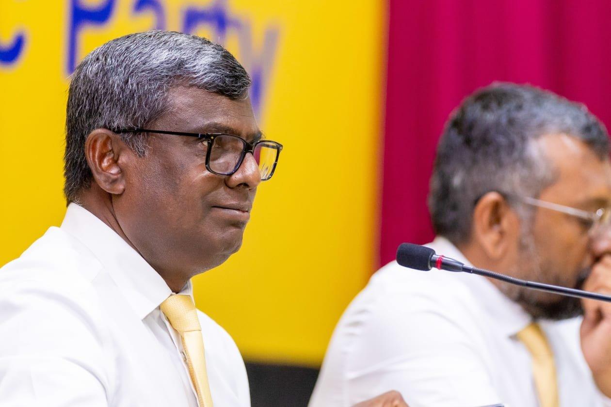 ނަޝީދުގެ ކެމްޕެއިނުގައި އިބުރޭ އުޅޭތީ ފިޔަވަޅުއަޅައިދޭން އެދިއްޖެ